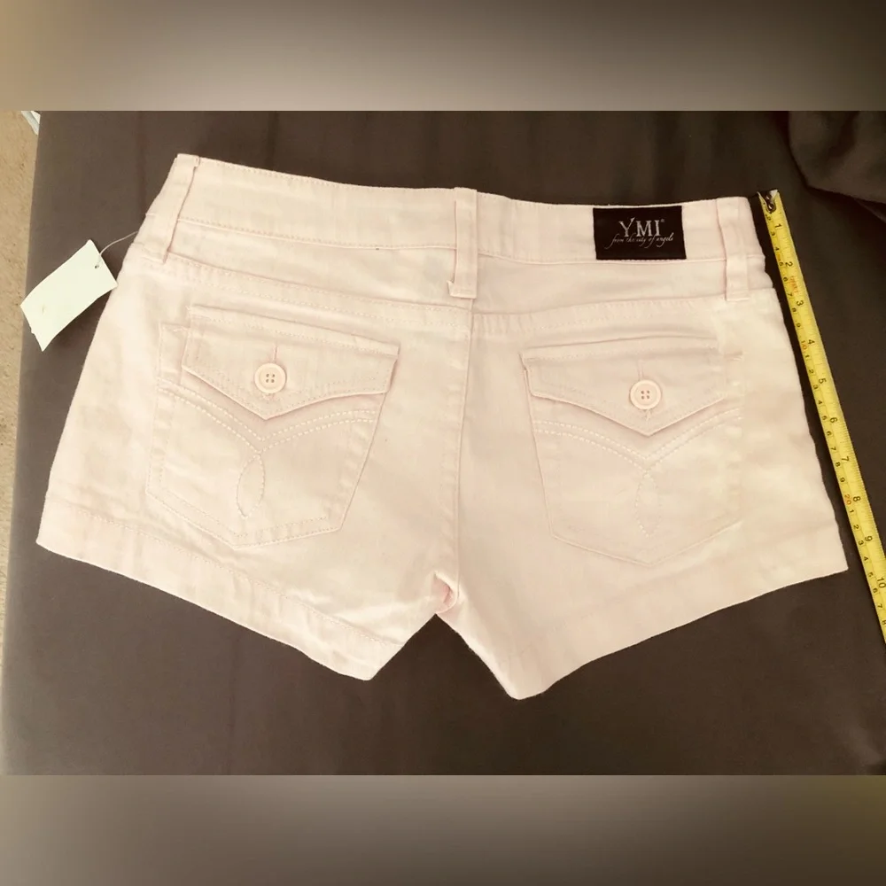 90’s NWT YMI light pink shorts. Size 5, fit like 3 imo, stretchy, textured. - Picture 2 of 6